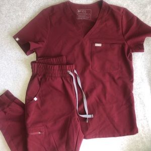FIGS Small Burgundy Women’s Scrubs